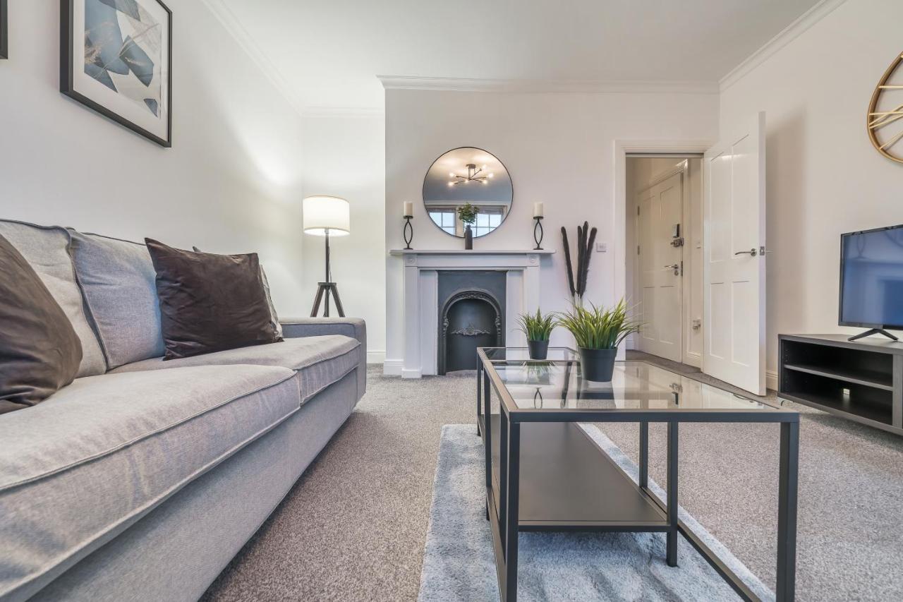 Modern, City Centre -2 Bedroom Apartments Reading Exterior photo