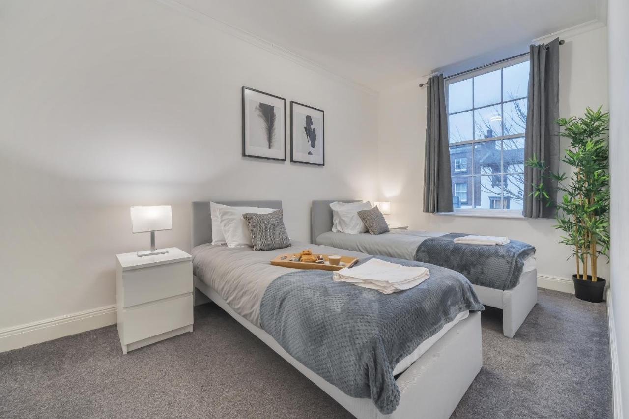 Modern, City Centre -2 Bedroom Apartments Reading Exterior photo