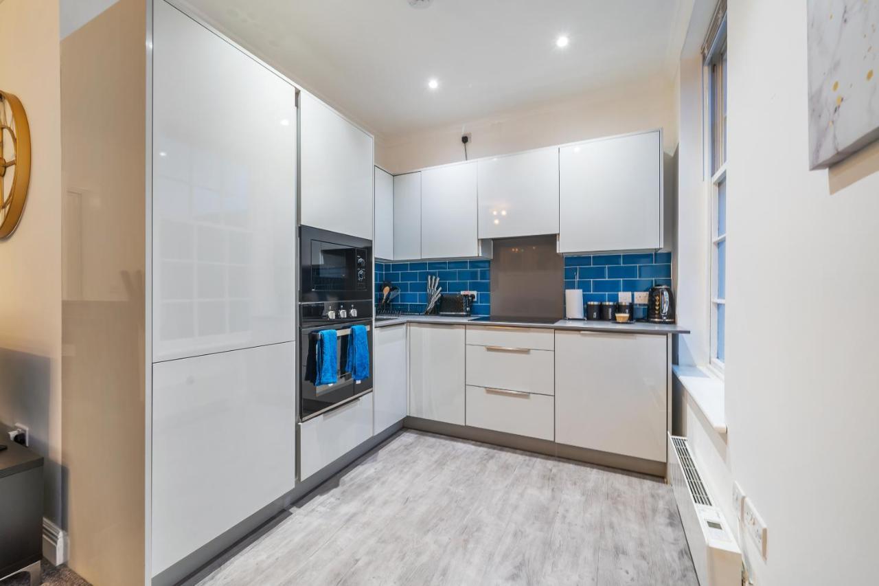 Modern, City Centre -2 Bedroom Apartments Reading Exterior photo