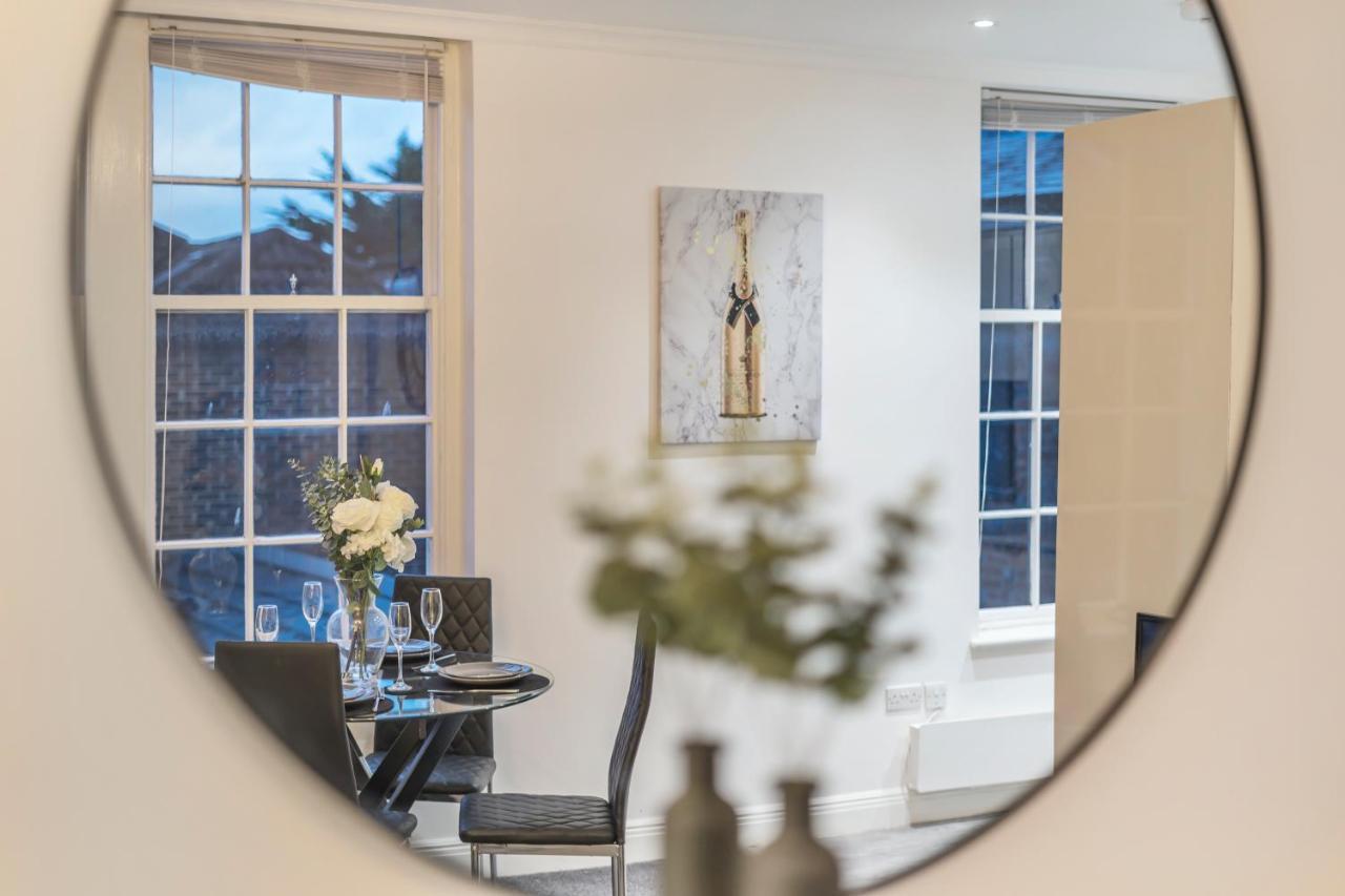 Modern, City Centre -2 Bedroom Apartments Reading Exterior photo