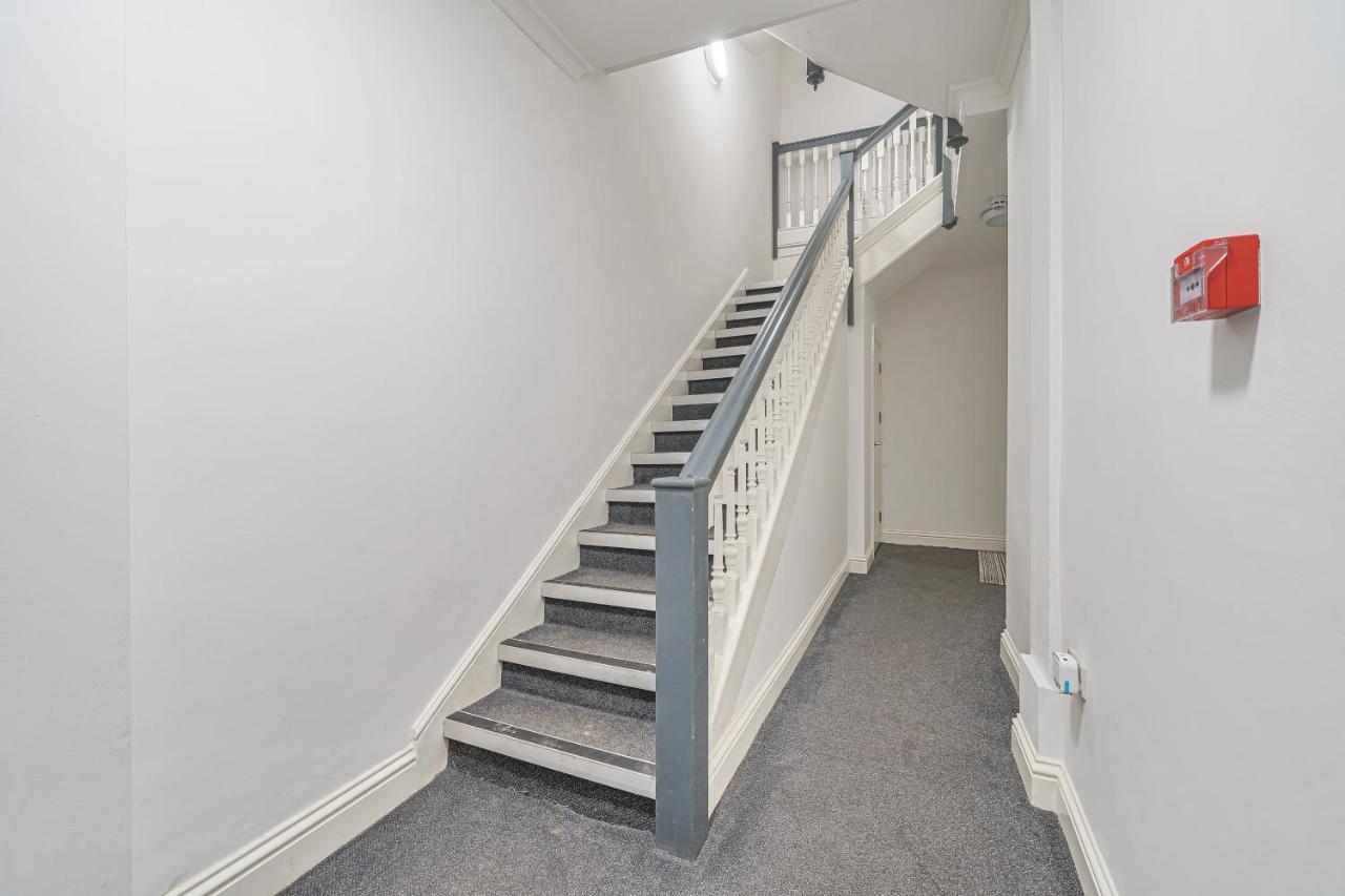 Modern, City Centre -2 Bedroom Apartments Reading Exterior photo