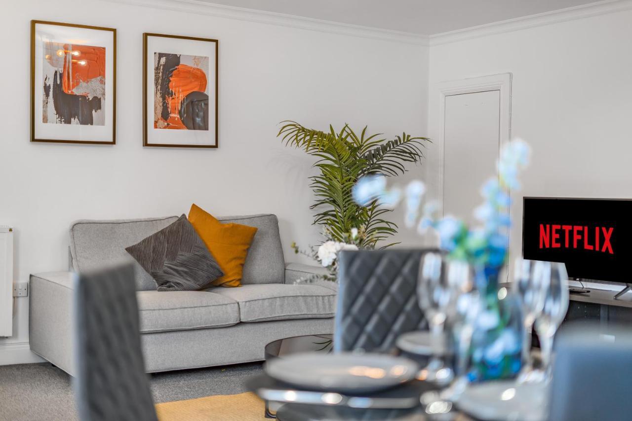 Modern, City Centre -2 Bedroom Apartments Reading Exterior photo