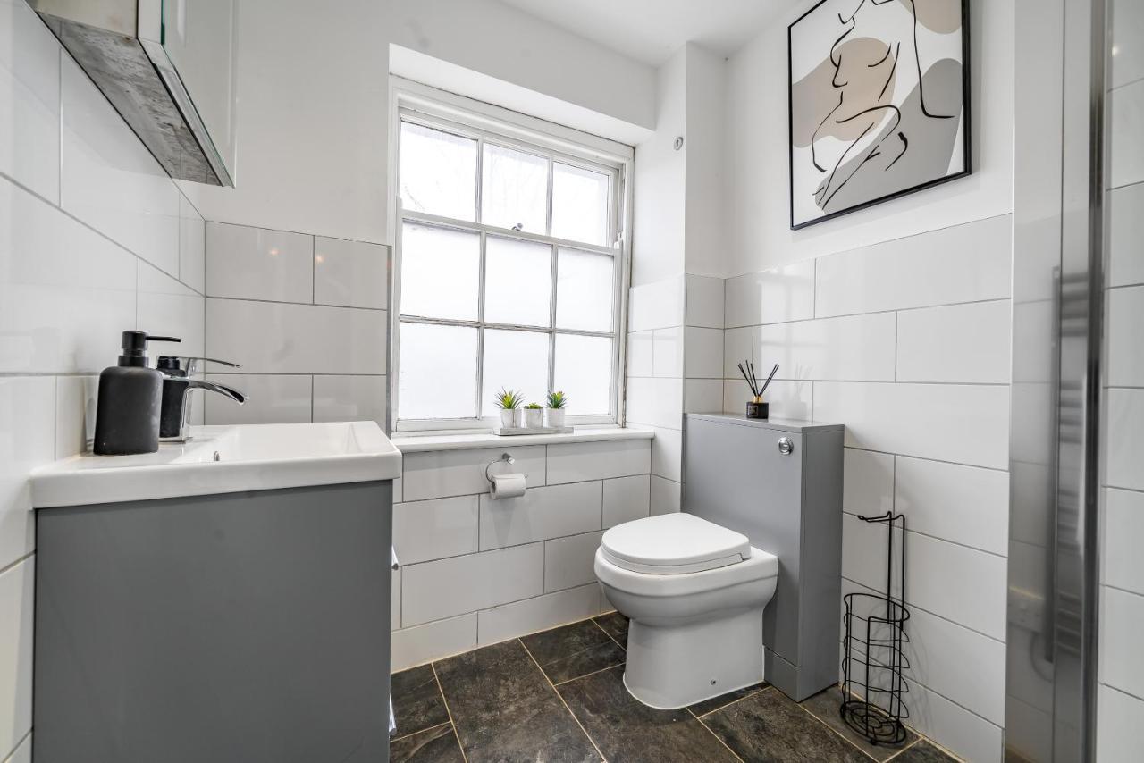 Modern, City Centre -2 Bedroom Apartments Reading Exterior photo
