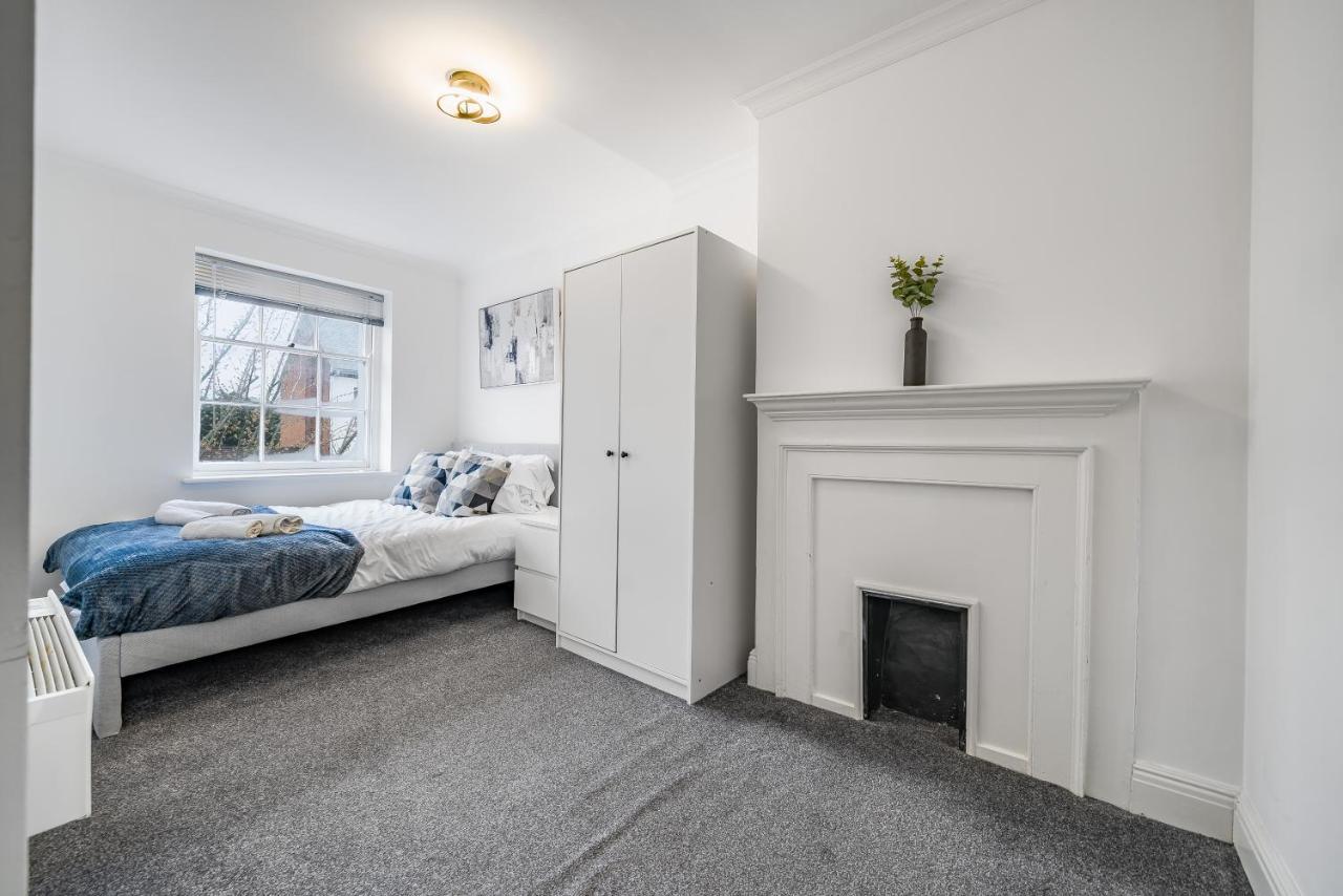 Modern, City Centre -2 Bedroom Apartments Reading Exterior photo