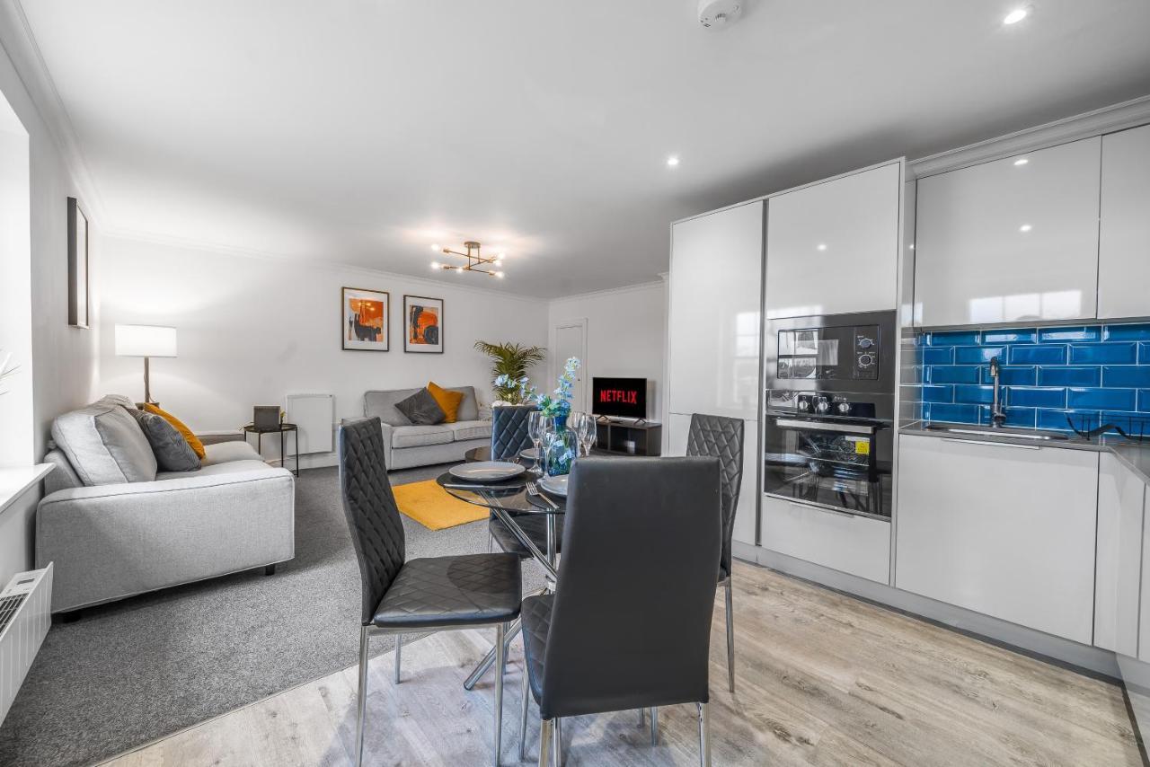 Modern, City Centre -2 Bedroom Apartments Reading Exterior photo