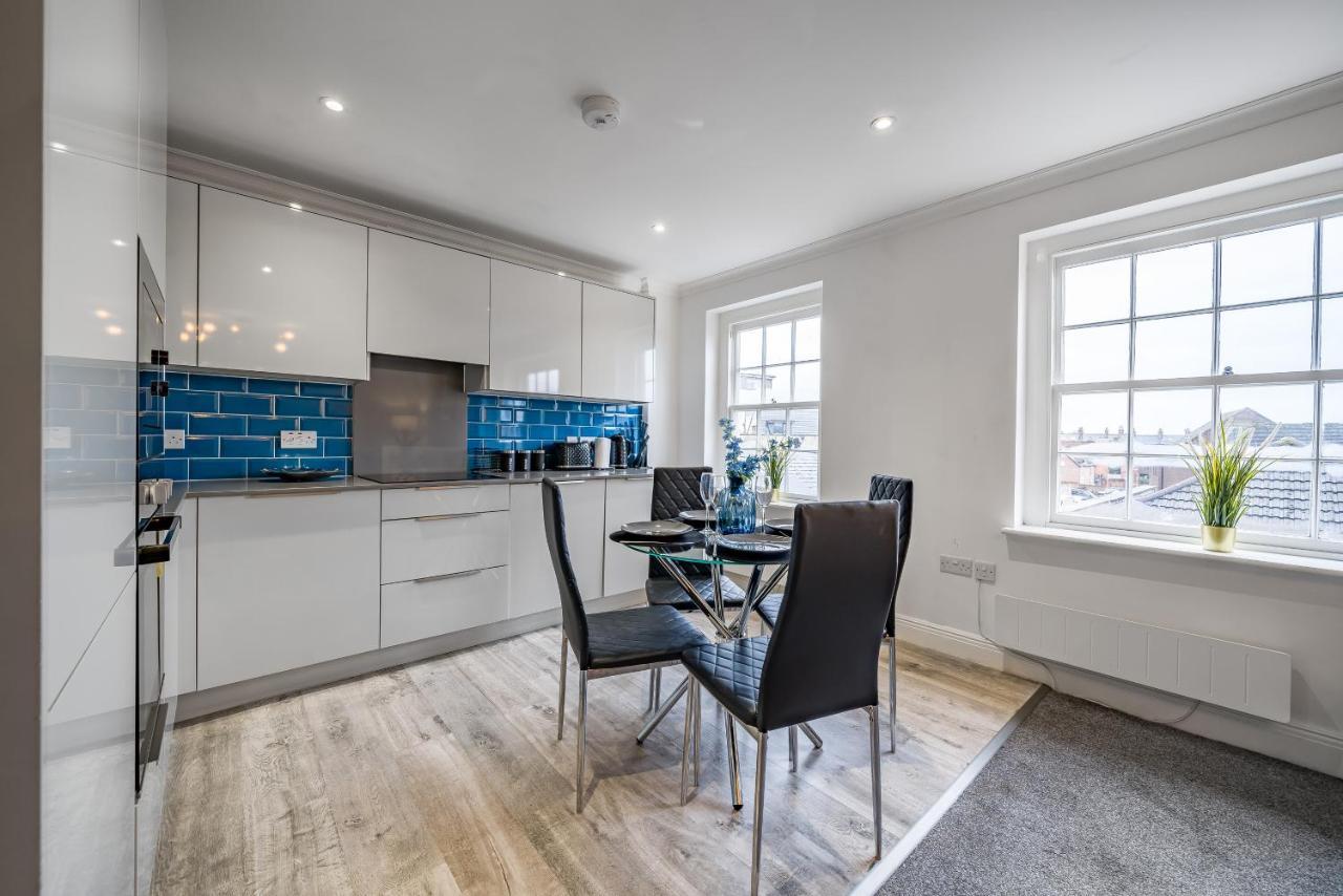 Modern, City Centre -2 Bedroom Apartments Reading Exterior photo