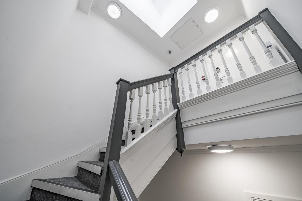Modern, City Centre -2 Bedroom Apartments Reading Exterior photo