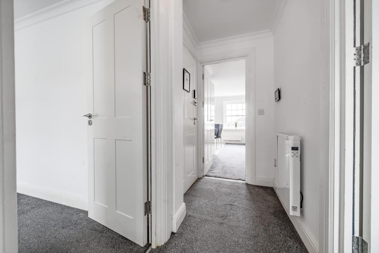 Modern, City Centre -2 Bedroom Apartments Reading Exterior photo