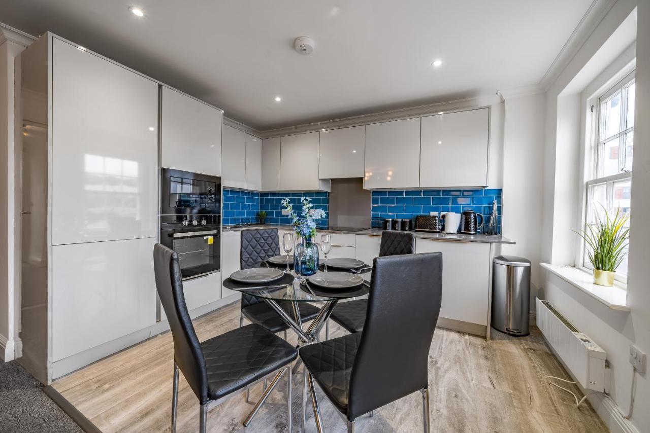 Modern, City Centre -2 Bedroom Apartments Reading Exterior photo