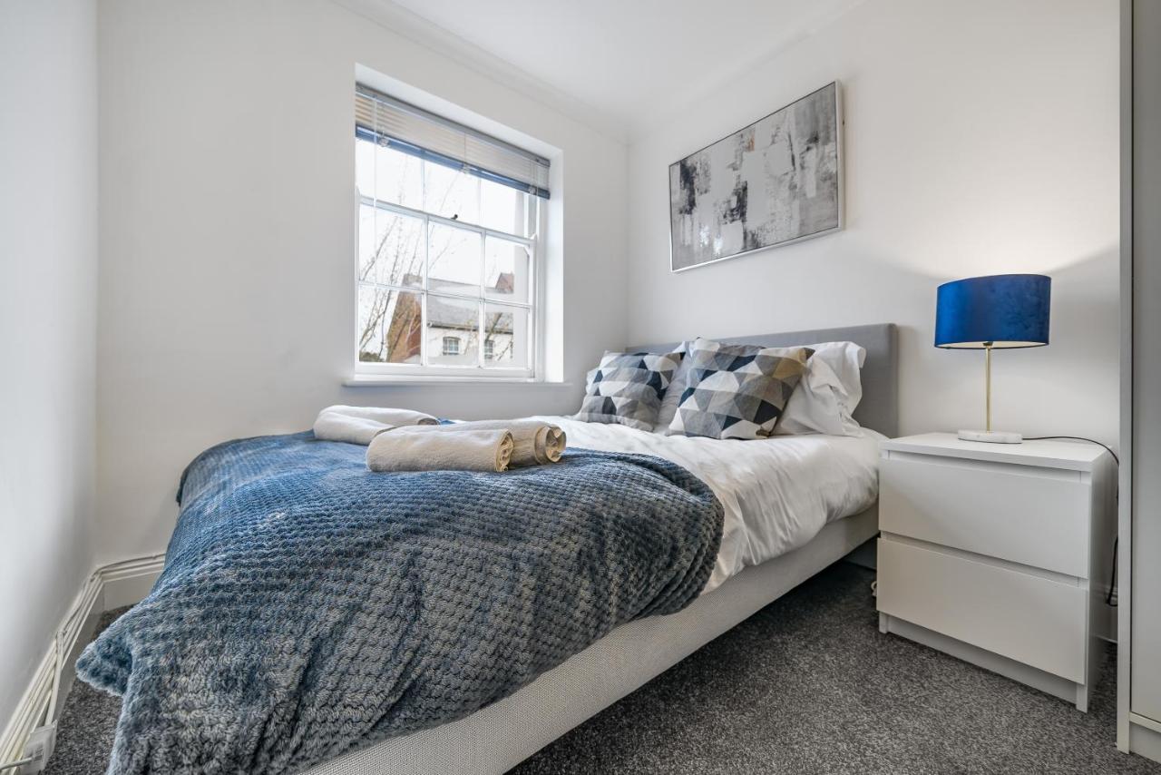 Modern, City Centre -2 Bedroom Apartments Reading Exterior photo